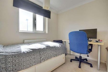 Coltsmead, Portsmouth, PO6 - Photo 5