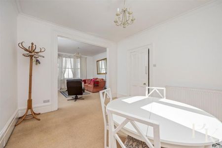 2 bedroom maisonette to rent - Photo 3