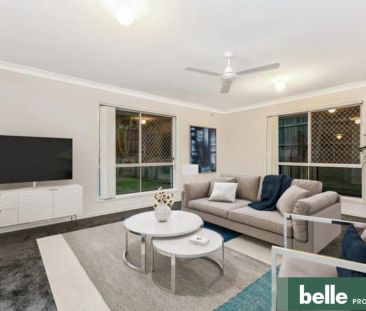 Spacious Springfield Home with Solar and Double Garage - Photo 2