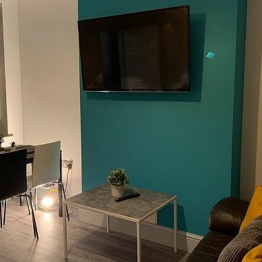 Superb Renovated Four Bedroom Student Property - Photo 1