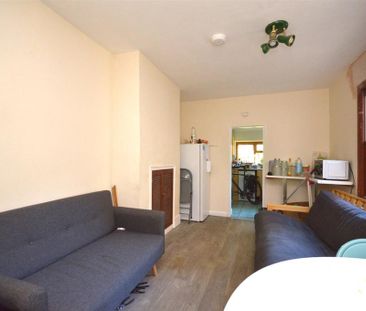 6 bedroom terraced house to rent - Photo 2