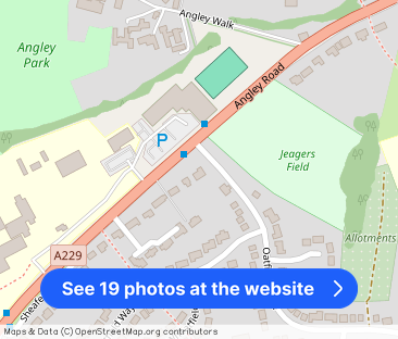 Large Family Home Close To Cranbrook School - Photo 1