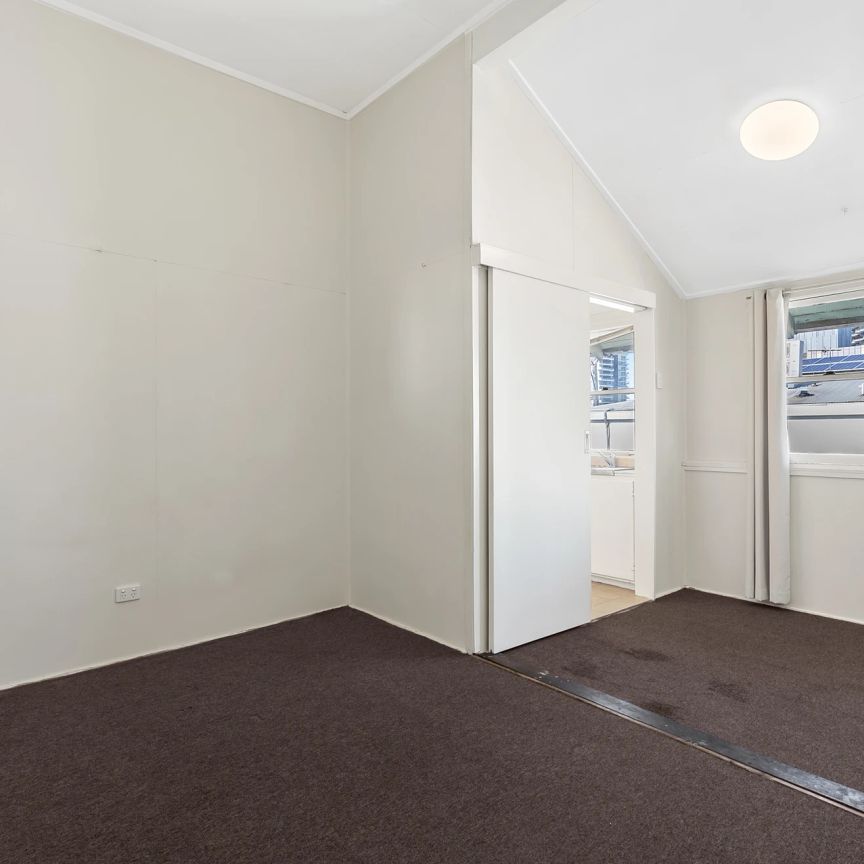 1 Bedroom Studio in Woolloongabba - Photo 1