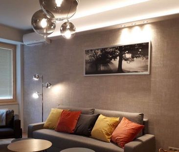 Ponúkame na prenájom 1-izbový byt , kompletne zariadený zrekonštruo... - Fotografia 5