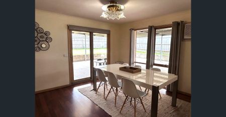 Spacious 3-Bedroom Home in a Prime Hampton Park Location!! - Photo 3