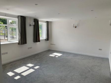 4 bedroom terraced house to rent - Photo 2