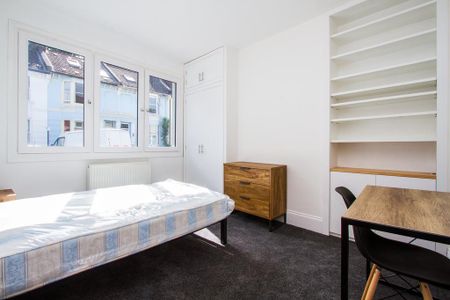 4 bedroom apartment to rent - Photo 5