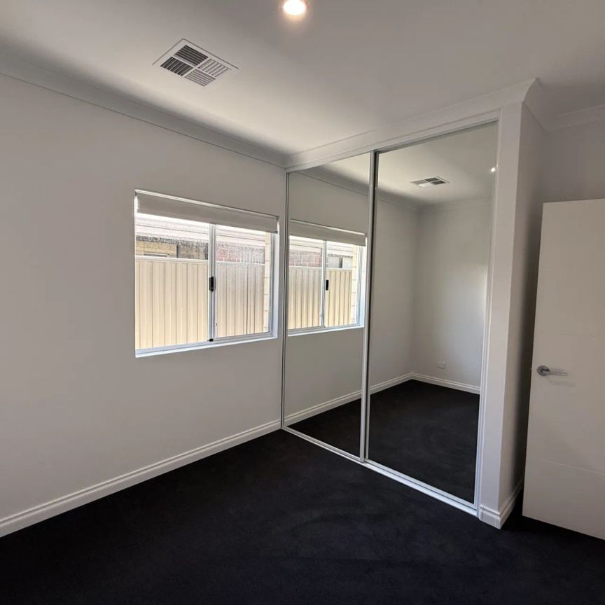 Brand New Modern Coastal Family Home - 8 Lighthouse Grove, Madora Bay - Photo 1