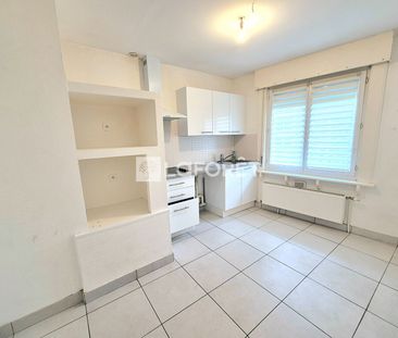 House - Photo 2