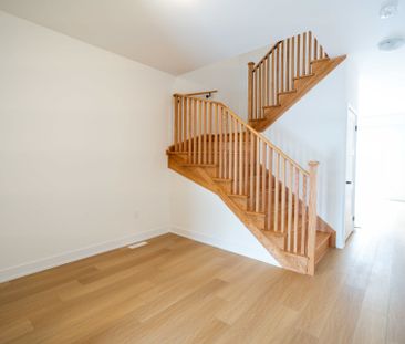 For Lease - 236 Prince William Way, Barrie, Ontario - Photo 1