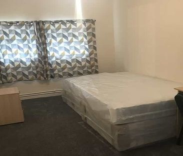 2 Bed Flat, North Hill Road, LS6 - Photo 3