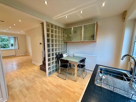 2 bedroom semi-detached house to rent - Photo 3