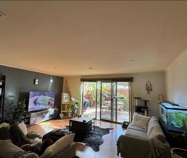 Point Cook - Photo 2