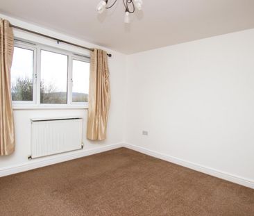 4 bedroom House To Let Total Size: 1716 SQ FT - Photo 5