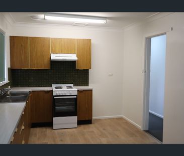 Quiet Closed Street Location - Photo 3