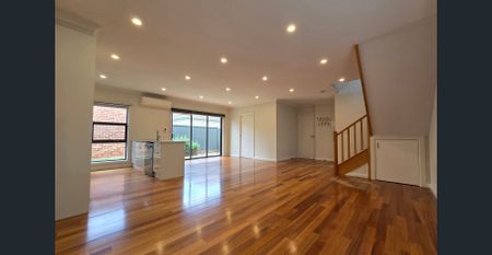 Light-Filled Contemporary Living in a Prime Preston Pocket - Photo 3