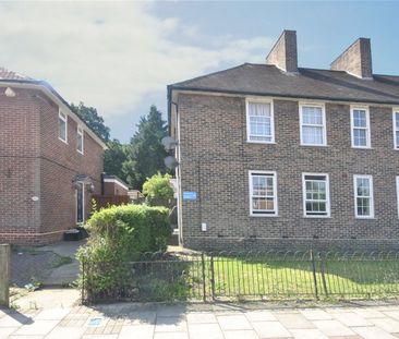 Flat to rent - Charminster Road, Mottingham, SE9 - Photo 1