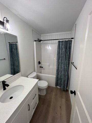 Sylvan Lake 3 Bedroom Newer Townhome – Available Immediately - Photo 2