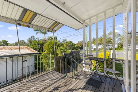 Neat & Tidy Unit in Stafford Heights - Photo 4