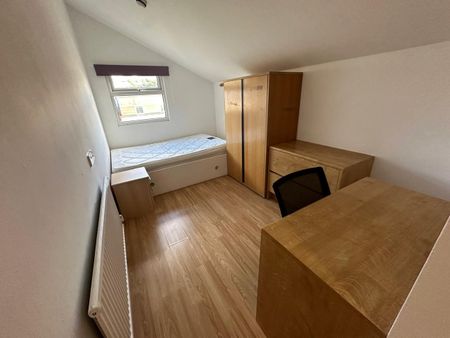 Room in a Shared House, Frederick Grove, NG7 - Photo 3