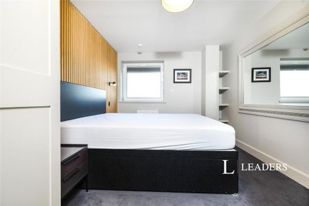 2 bedroom flat to rent - Photo 5