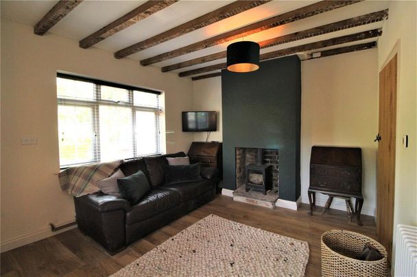 2 bedroom end of terrace house to rent - Photo 1