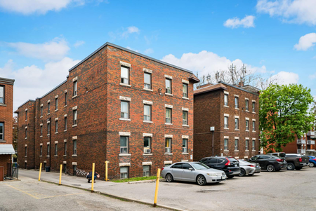 113-123 Emerald Street South - Photo 3