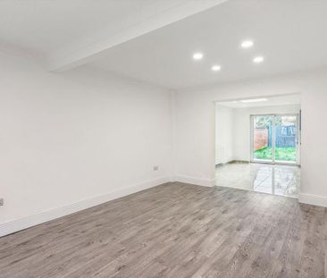 3 bedroom semi-detached house to rent - Photo 2