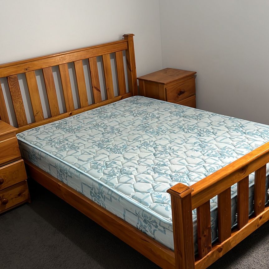 Lovely Banks - Photo 1