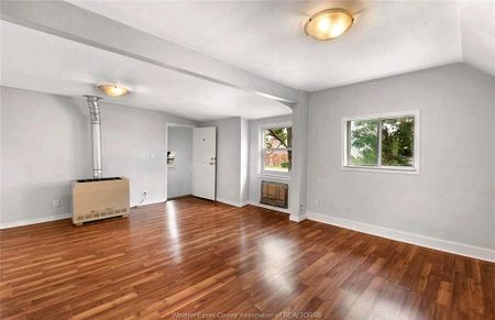 For Lease - 736 UNIVERSITY Unit# 2, Windsor, Ontario - Photo 4