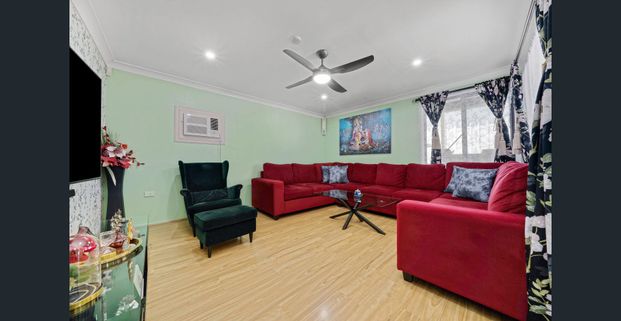 Family Home With Outdoor Kitchen - Photo 1