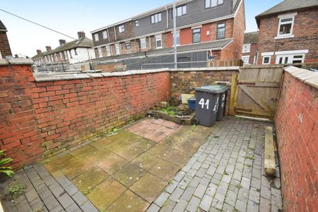 2 bedroom terraced house to rent - Photo 5