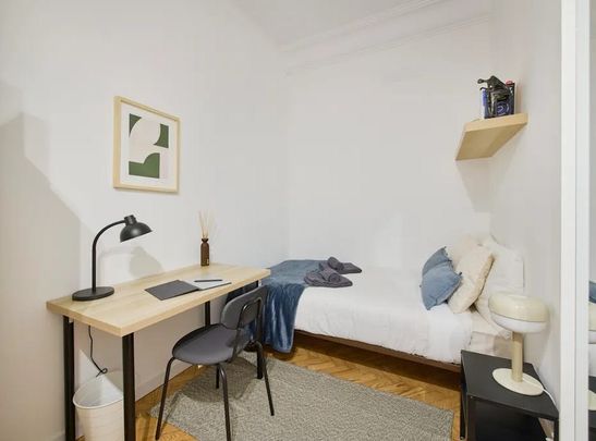 Avenida de Berna, Lisbon, Lisbon 1050-038 - Photo 1