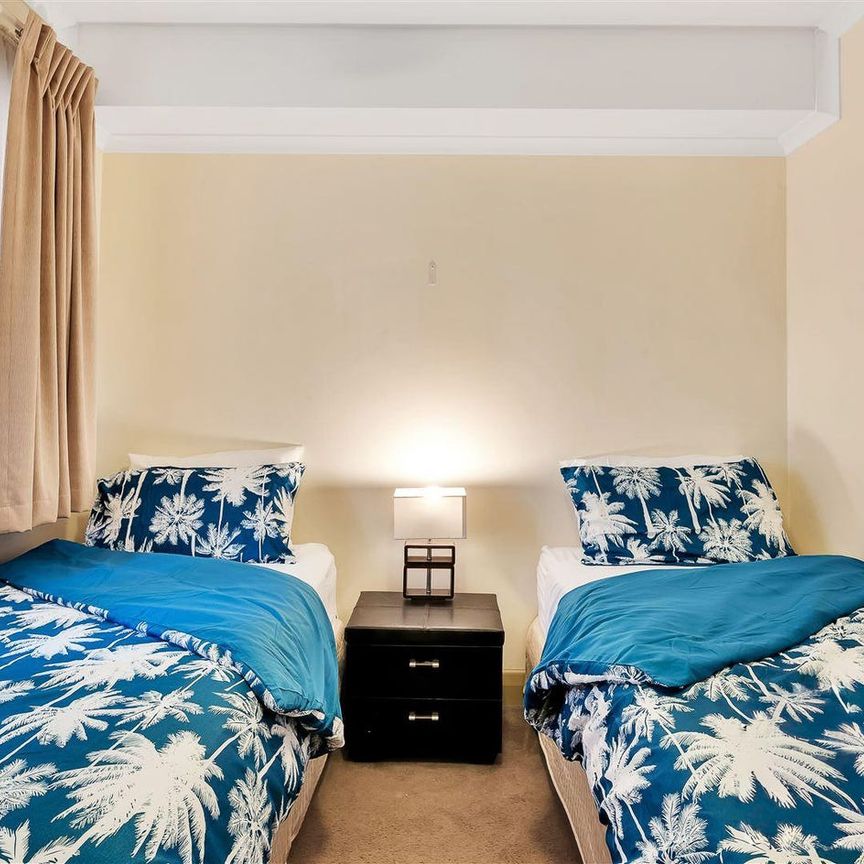 Furnished CBD apartment - Photo 1