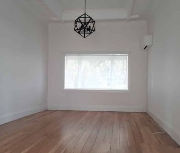Mt Eden bungalow - Photo 5