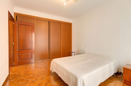 Apartamento T2 com Garagem Arrendamento Anual - Vila Real de Santo António - Photo 2