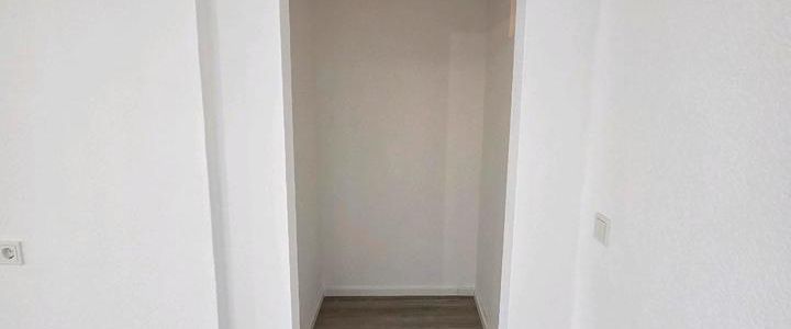 Einzug nach Kernsanierung - gehobene 3 Zimmer Wohnung in Zentrum - Photo 1