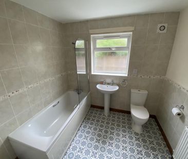 2 bedroom detached bungalow to rent - Photo 5