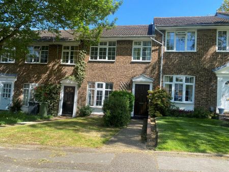 3 bedroom terraced house to rent - Photo 3
