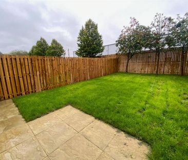 4 bedroom semi-detached house to rent - Photo 5