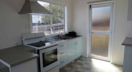 Views and Easy Care - Photo 3