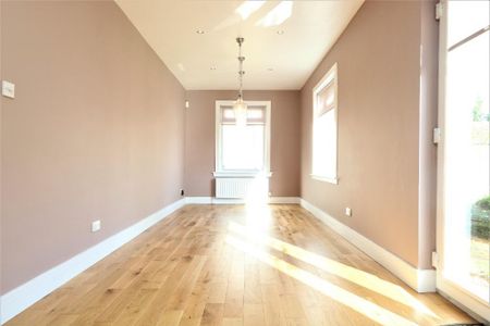 4 bedroom detached house to rent - Photo 2