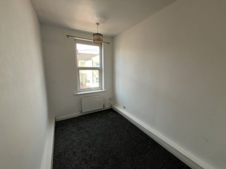 3 Bed Terraced House, Attleboro Road, M40 - Photo 4