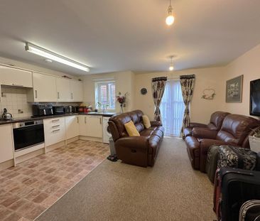 2 bedroom end of terrace house to rent - Photo 1