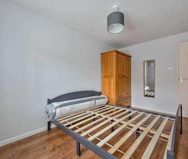 The Mount, Guildford, GU2 - Photo 2