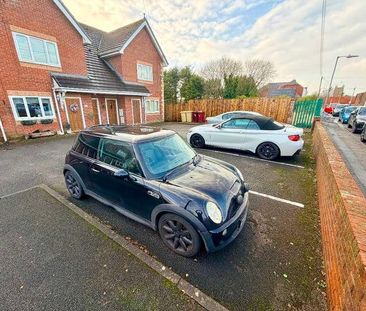 Holly House Fletcher Street Little Lever Bolton, BL3 - Photo 6