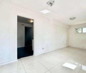 11A Lytton Street, - Photo 3