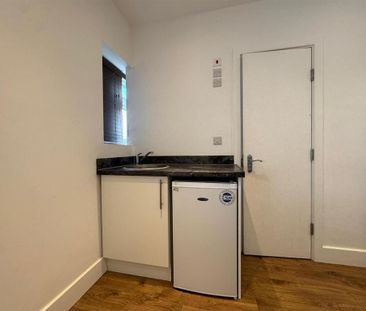Studio to rent - Photo 2