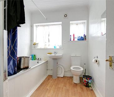 4 bedroom terraced house to rent - Photo 2