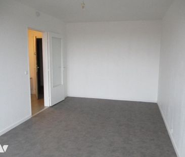 Seclin, studio 30 m 2 avec cuisine séparée, résidence Philippe de G... - Photo 2